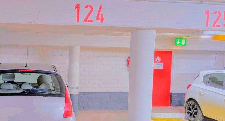 zugehöriger Parkplatz d. ETW