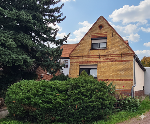 01 Außenansicht Haus Dölau.png