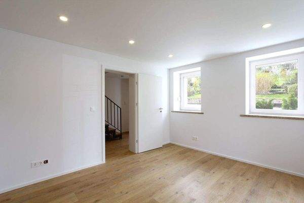 Linkerhand ins Wohnzimmer...