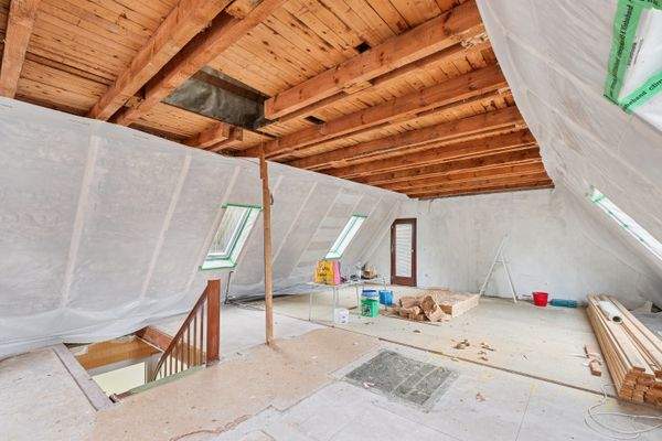 Zum Ausbau vorbereitetes Dachgeschoss