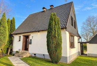 Gepflegtes Einfamilienhaus mit Garten(1)
