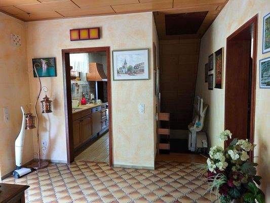 Diele Blick zur Küche OG