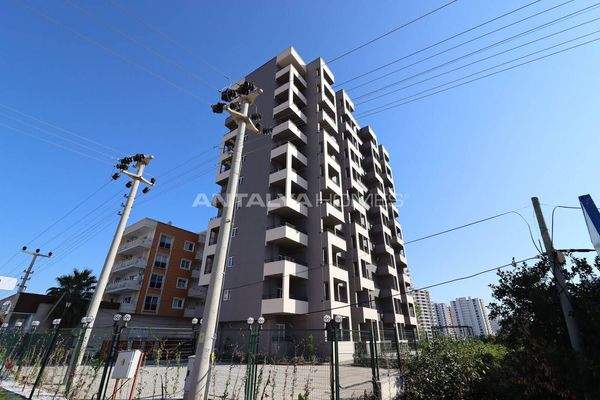 New Build Flats in Complex Close to Beach in Mersin Erdemli