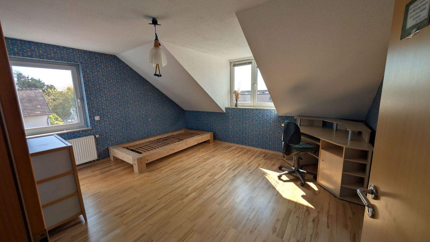 Schlafzimmer 2 im 1. DG – Eigentumswohnung mit Fernsicht