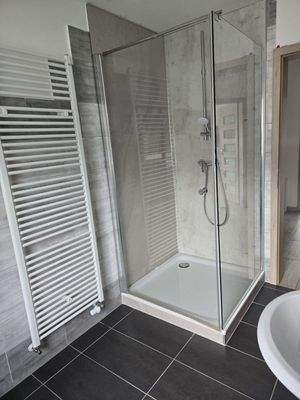 OG rechts, Bad Duschbereich