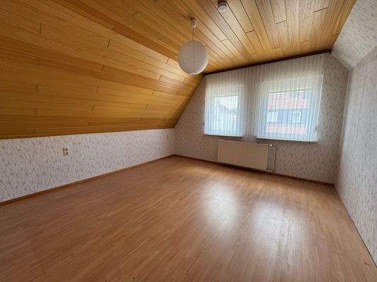 Schlafzimmer 2 (Dachgeschoss)