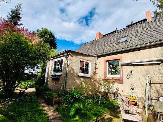 seitliche Hausansicht