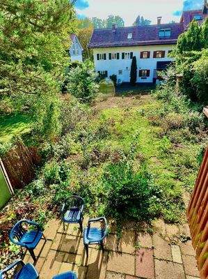 Balkonblick auf Terasse+Garten