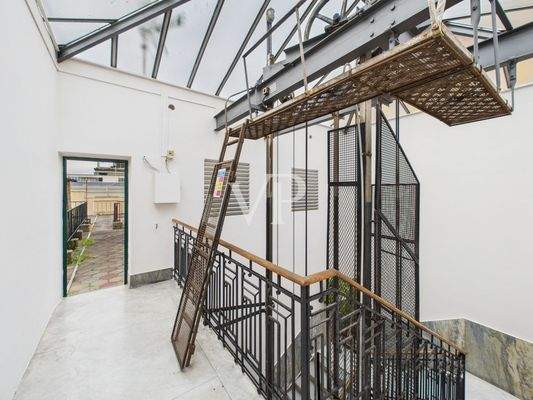 Sesto piano accesso al terrazzo