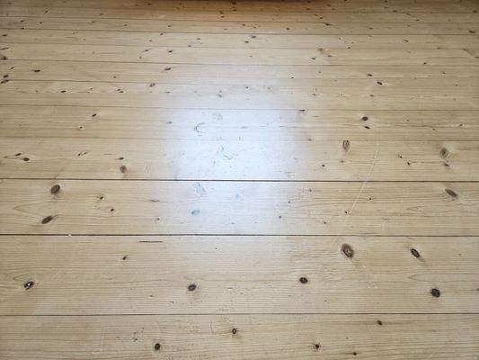 Holzdielenboden.jpg