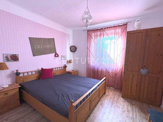 Voll möblierte Gästezimmer