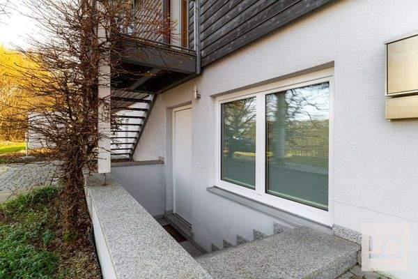 separater Eingang zum Büro