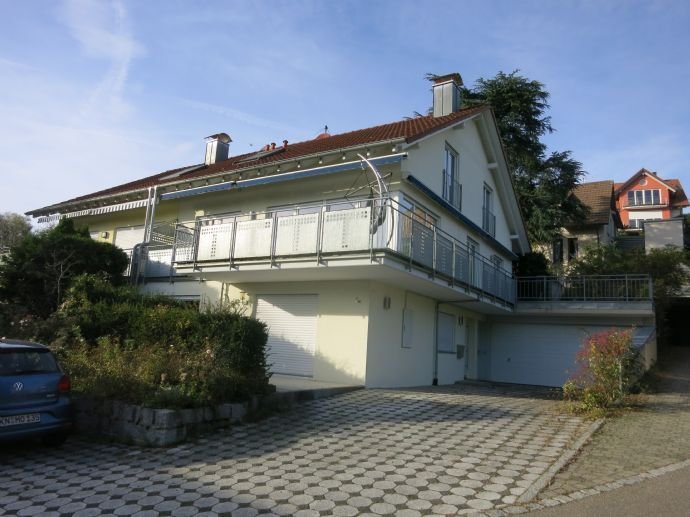 Einfamilienhaus- Doppelhaushälfte mit Einliegerwohnung im EG, Gesamtwohnfläche ca. 203 qm und Doppelgarage, Gaienhofen am Bodensee