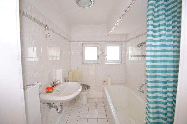 Nebenhaus Badezimmer