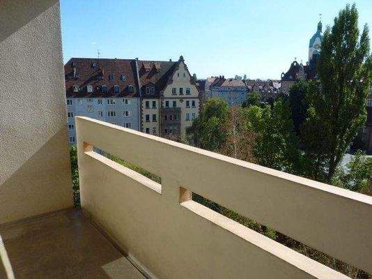 ÜBERDACHTER WESTBALKON