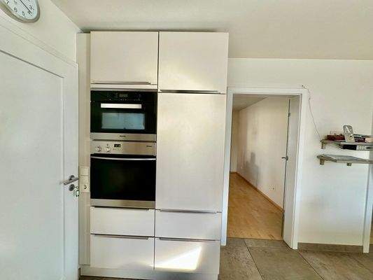 Moderne Einbauküche im EG