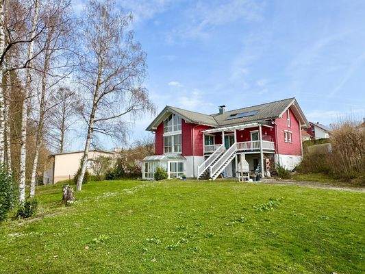 Ein Traumhaus mit großem Grundstück