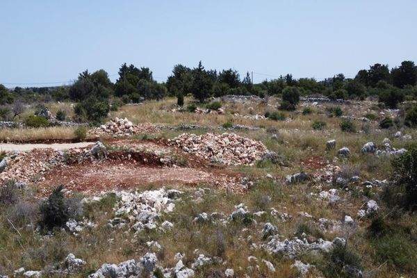 Kreta, Litsarda: Ruhiges Grundstück mit Baugenehmigung und atemberaubender Aussicht auf die Landschaft zu verkaufen