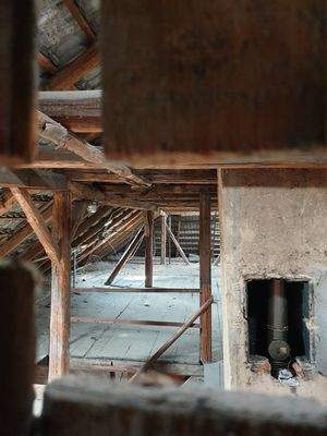 Dachboden Nachbarhaus-min