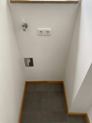 Separate Kammer mit Waschmaschinenanschluss 