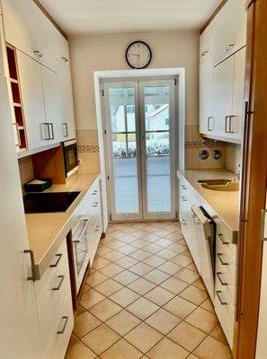 EG - Küche und Ausgang auf die Terrasse