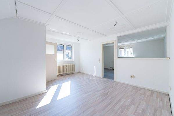 Zusätzliche Gewerbefläche: Zimmer 1 im 2. Obergeschoss