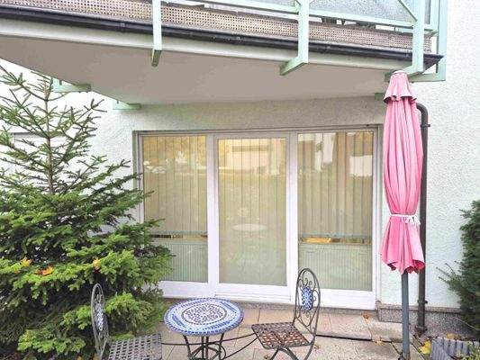 Terrasse mit Grünfläche