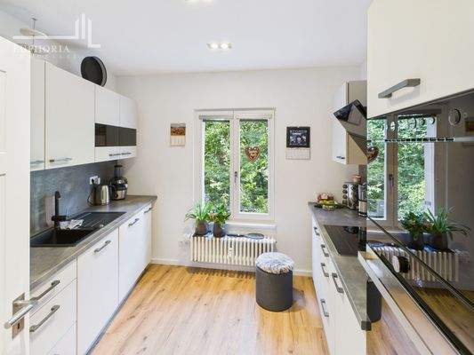 CAM03352G0-PR0080-STILL056