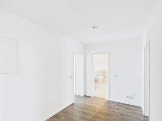 Praktischer Flur mit Zugang zu allen Zimmern