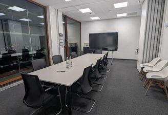 Mit optionalen Stühlen