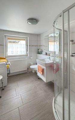 Badezimmer im Obergeschoss