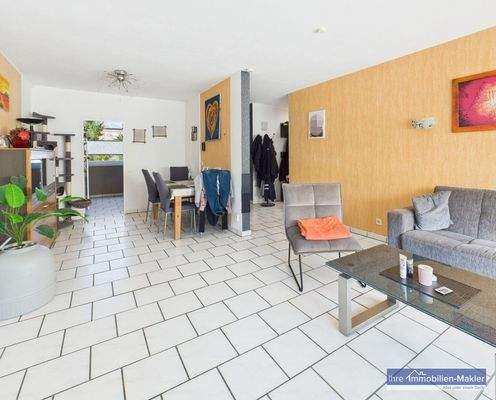 Wohn.-Esszimmer Wg. EG rechts