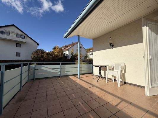 DG - teils überdachter Balkon