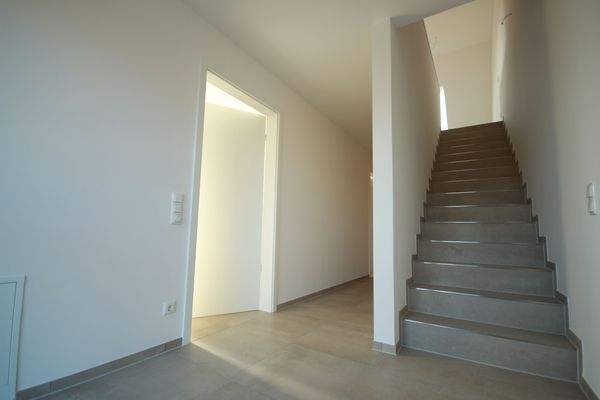 Treppenaufgang im 1. Obergschoss.JPG