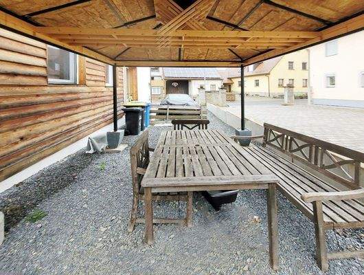 Außenansicht Freisitz.jpg