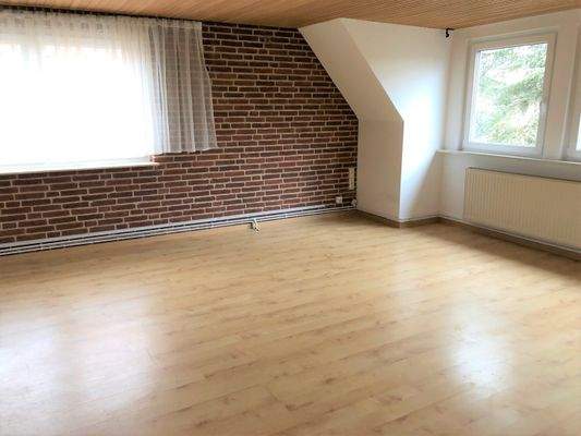 helle, lichtdurchflutete Räume im OG