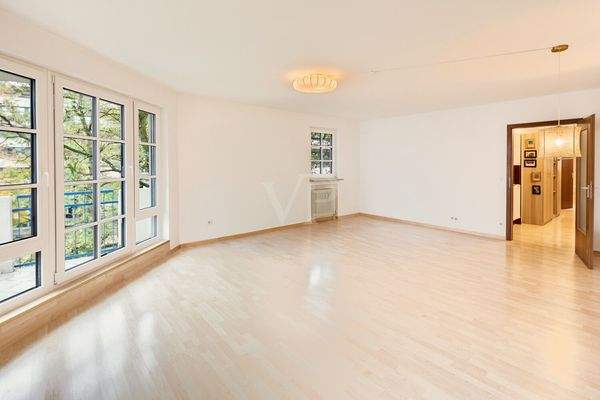 Wohnzimmer mit Flursituation