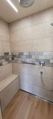 Dusche EG.jpg
