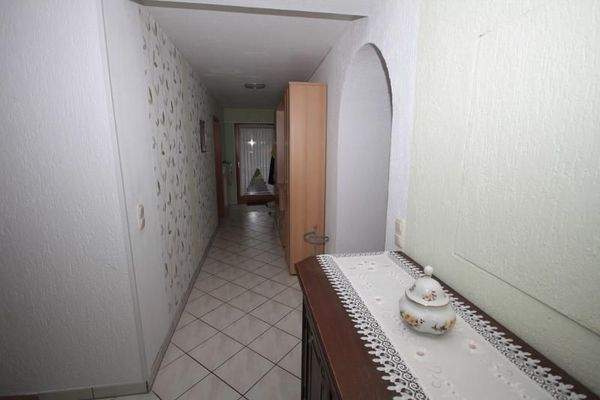 Flur zum Schlafzimmer und Balkon