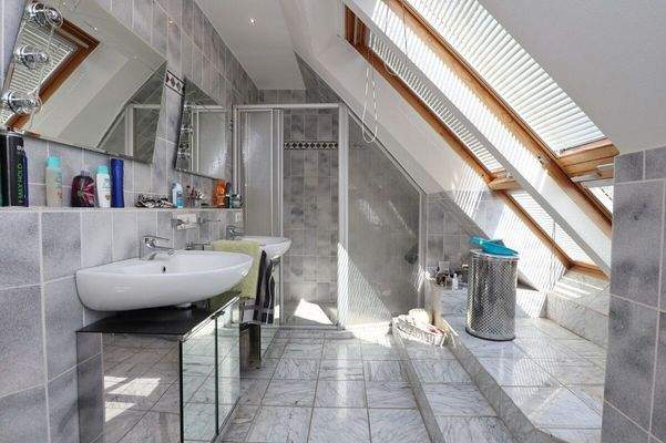 En-suite Vollbad DG (2)