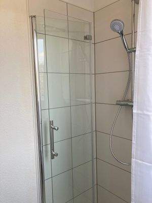 Tageslichtbad mit Dusche