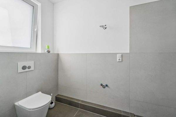 Badezimmer (Erdgeschoss)_2