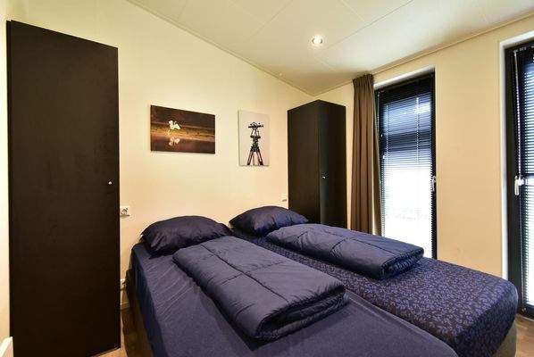 hauptschlafzimmer-kaufen-dunkle-schranke-moderne-v