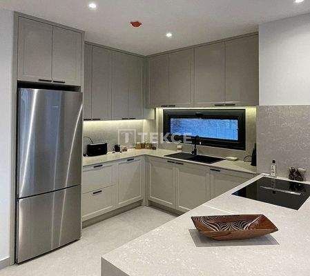 Villa with a Pool Near the Ilıca Beach in İzmir Çeşme