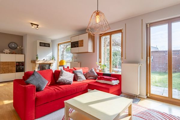 Wohnzimmer mit Kamin