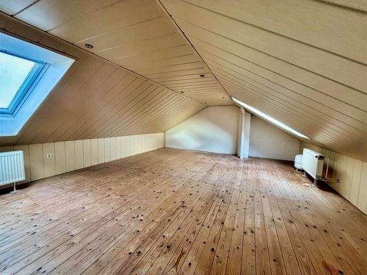 Großer Bereich über der Wohnung