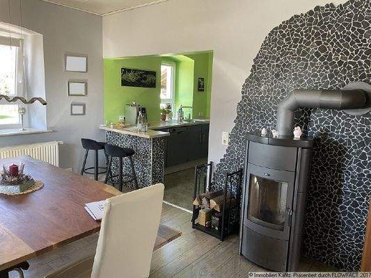 Blick zur offenen Küche