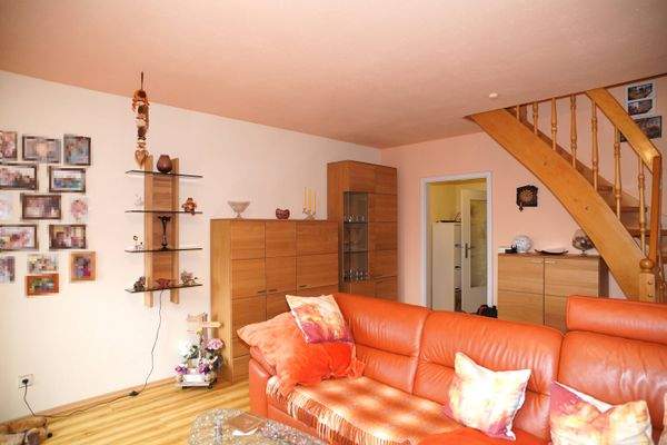 Wohnzimmer Treppe.JPG