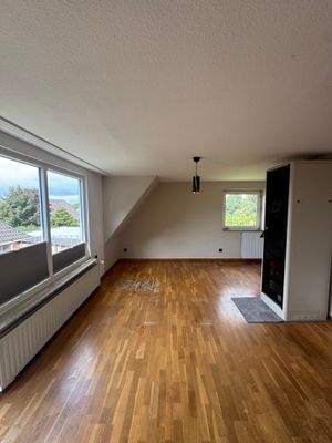 Zimmer mit Balkonzugang