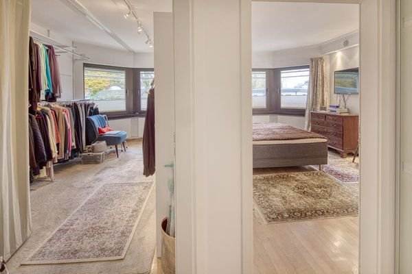 Schlafzimmer und Ankleide